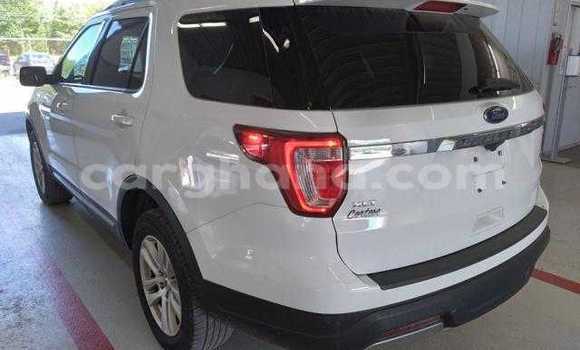 Buy Used Ford Explorer White Car in Accra in Greater Accra Buy Used Ford Explorer White Car in Accra in Greater Accra