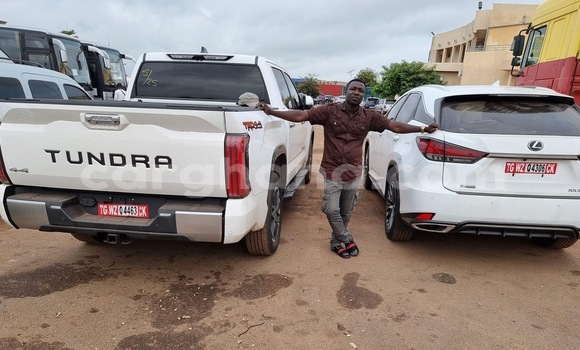 Buy Used Toyota Tundra White Car in Accra in Greater Accra Buy Used Toyota Tundra White Car in Accra in Greater Accra