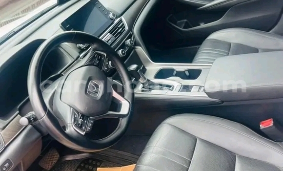 Ra Àlòkù Honda Accord funfun Ọkọ̀ in Accra ni Greater Accra Ra Àlòkù Honda Accord funfun Ọkọ̀ in Accra ni Greater Accra