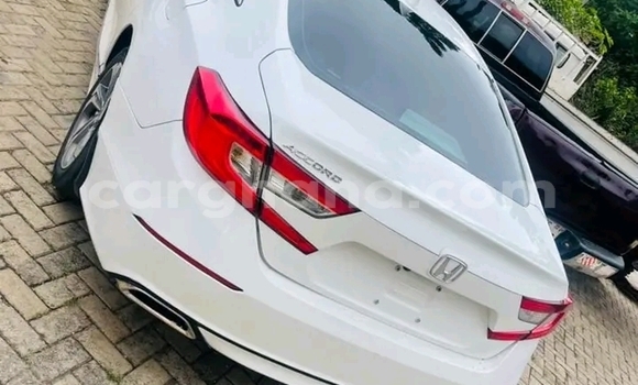 Ra Àlòkù Honda Accord funfun Ọkọ̀ in Accra ni Greater Accra Ra Àlòkù Honda Accord funfun Ọkọ̀ in Accra ni Greater Accra