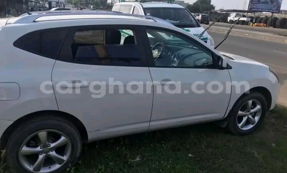 Ra Àlòkù Nissan Rogue funfun Ọkọ̀ in Accra ni Greater Accra Ra Àlòkù Nissan Rogue funfun Ọkọ̀ in Accra ni Greater Accra