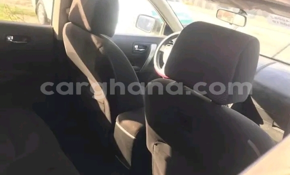 Ra Àlòkù Nissan Rogue funfun Ọkọ̀ in Accra ni Greater Accra Ra Àlòkù Nissan Rogue funfun Ọkọ̀ in Accra ni Greater Accra