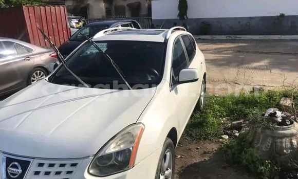 Ra Àlòkù Nissan Rogue funfun Ọkọ̀ in Accra ni Greater Accra Ra Àlòkù Nissan Rogue funfun Ọkọ̀ in Accra ni Greater Accra
