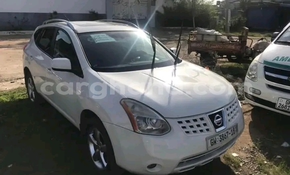 Ra Àlòkù Nissan Rogue funfun Ọkọ̀ in Accra ni Greater Accra Ra Àlòkù Nissan Rogue funfun Ọkọ̀ in Accra ni Greater Accra