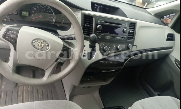 Ra Àlòkù Toyota Sienna Miiran Ọkọ̀ in Accra ni Greater Accra Ra Àlòkù Toyota Sienna Miiran Ọkọ̀ in Accra ni Greater Accra