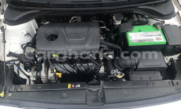 Ra Àlòkù Hyundai Accent funfun Ọkọ̀ in Accra ni Greater Accra Ra Àlòkù Hyundai Accent funfun Ọkọ̀ in Accra ni Greater Accra