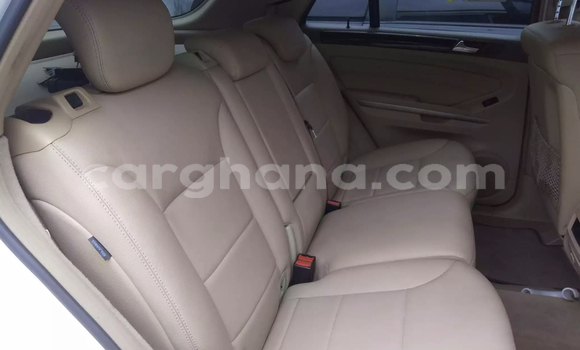 Ra Àlòkù Mercedes‒Benz ML–Class funfun Ọkọ̀ in Accra ni Greater Accra Ra Àlòkù Mercedes‒Benz ML–Class funfun Ọkọ̀ in Accra ni Greater Accra