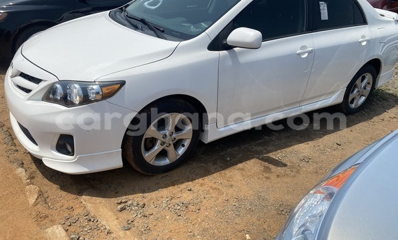 Sayi Na hannu Toyota Corolla White Mota in Accra a Greater Accra Sayi Na hannu Toyota Corolla White Mota in Accra a Greater Accra