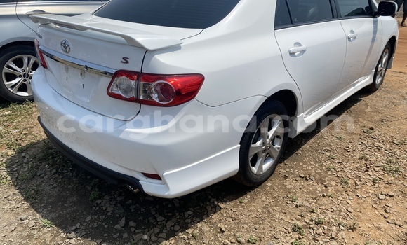 Ra Àlòkù Toyota Corolla funfun Ọkọ̀ in Accra ni Greater Accra Ra Àlòkù Toyota Corolla funfun Ọkọ̀ in Accra ni Greater Accra
