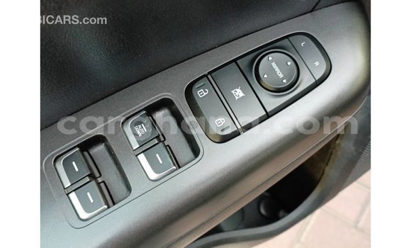 Ra Imported Kia Sportage funfun Ọkọ̀ in Import - Dubai ni Ashanti Ra Imported Kia Sportage funfun Ọkọ̀ in Import - Dubai ni Ashanti