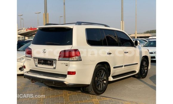 Ra Imported Lexus LX funfun Ọkọ̀ in Import - Dubai ni Ashanti Ra Imported Lexus LX funfun Ọkọ̀ in Import - Dubai ni Ashanti