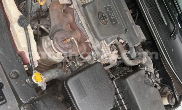 Ra Àlòkù Toyota Camry funfun Ọkọ̀ in Accra ni Greater Accra Ra Àlòkù Toyota Camry funfun Ọkọ̀ in Accra ni Greater Accra