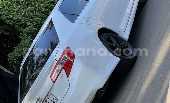 Sayi Na hannu Toyota Camry White Mota in Accra a Greater Accra Sayi Na hannu Toyota Camry White Mota in Accra a Greater Accra