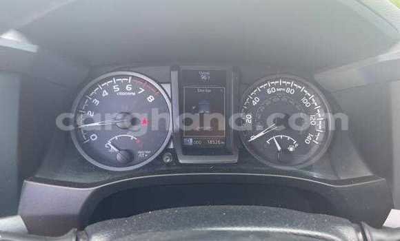 Sayi Na hannu Toyota Tacoma White Mota in Accra a Greater Accra Sayi Na hannu Toyota Tacoma White Mota in Accra a Greater Accra