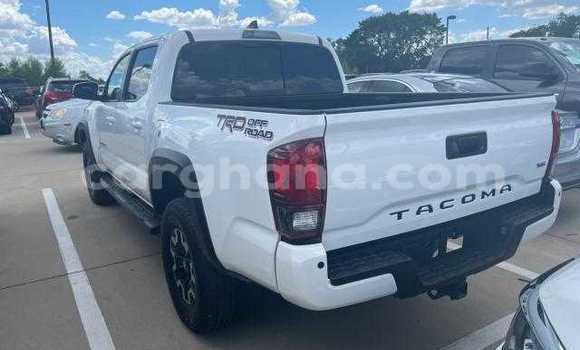 Sayi Na hannu Toyota Tacoma White Mota in Accra a Greater Accra Sayi Na hannu Toyota Tacoma White Mota in Accra a Greater Accra