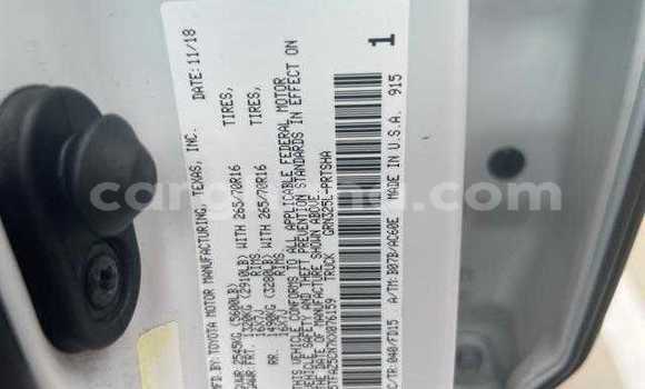 Sayi Na hannu Toyota Tacoma White Mota in Accra a Greater Accra Sayi Na hannu Toyota Tacoma White Mota in Accra a Greater Accra