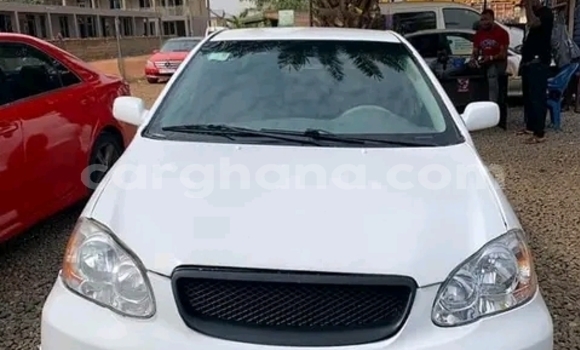 Sayi Na hannu Toyota Corolla White Mota in Accra a Greater Accra
