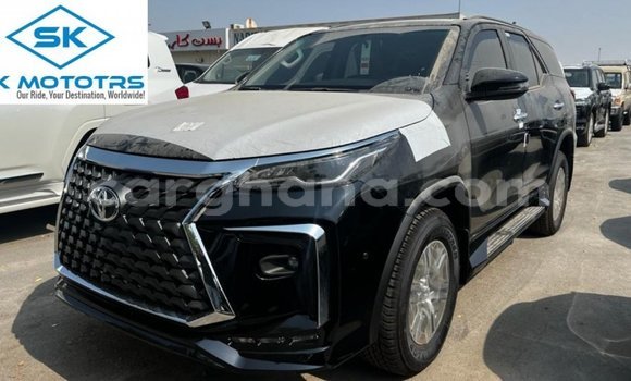 Ra Imported Toyota Fortuner Black Ọkọ̀ in Import - Dubai ni Ashanti