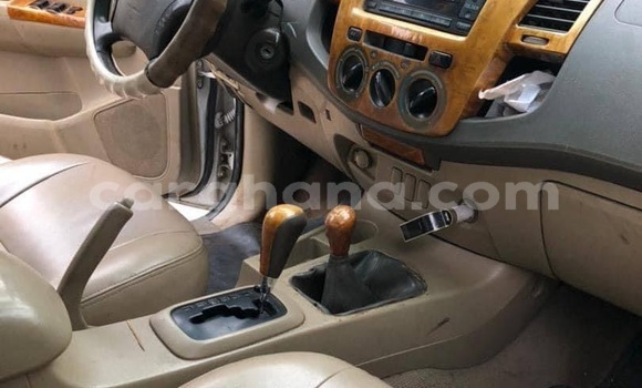 Sayi Na hannu Toyota Hilux White Mota in Accra a Greater Accra Sayi Na hannu Toyota Hilux White Mota in Accra a Greater Accra