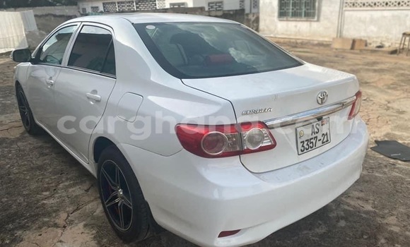 Sayi Na hannu Toyota Corolla White Mota in Accra a Greater Accra Sayi Na hannu Toyota Corolla White Mota in Accra a Greater Accra