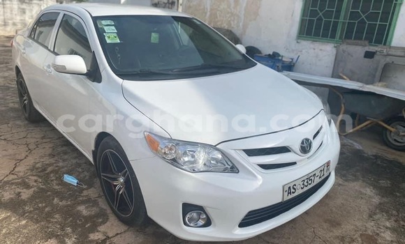 Sayi Na hannu Toyota Corolla White Mota in Accra a Greater Accra Sayi Na hannu Toyota Corolla White Mota in Accra a Greater Accra