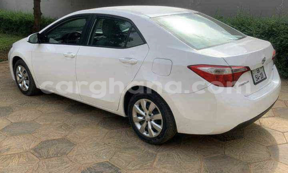 Ra Àlòkù Toyota Corolla funfun Ọkọ̀ in Accra ni Greater Accra Ra Àlòkù Toyota Corolla funfun Ọkọ̀ in Accra ni Greater Accra