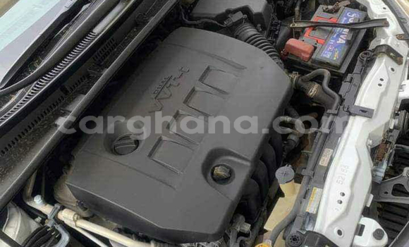 Ra Àlòkù Toyota Corolla funfun Ọkọ̀ in Accra ni Greater Accra Ra Àlòkù Toyota Corolla funfun Ọkọ̀ in Accra ni Greater Accra