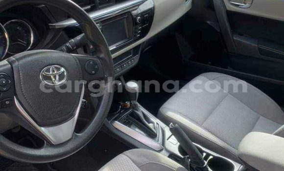 Ra Àlòkù Toyota Corolla funfun Ọkọ̀ in Accra ni Greater Accra Ra Àlòkù Toyota Corolla funfun Ọkọ̀ in Accra ni Greater Accra