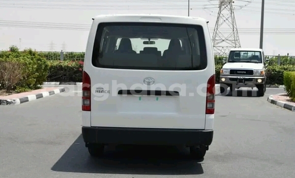 Buy Used Toyota Hiace White Car in Sekondi–Takoradi Metropolitan in Western