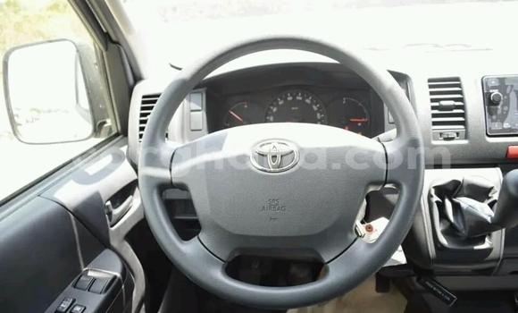 Buy Used Toyota Hiace White Car in Sekondi–Takoradi Metropolitan in Western Buy Used Toyota Hiace White Car in Sekondi–Takoradi Metropolitan in Western