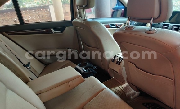 Buy Used Mercedes‒Benz 300CD Red Car in Accra in Greater Accra Buy Used Mercedes‒Benz 300CD Red Car in Accra in Greater Accra