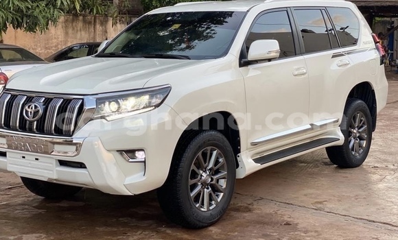 Sayi Na hannu Toyota Land Cruiser Prado White Mota in Accra a Greater Accra