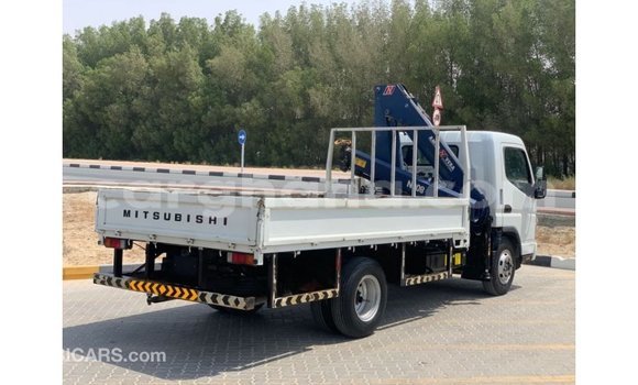 Ra Imported Mitsubishi i funfun Ọkọ̀ in Import - Dubai ni Ashanti Ra Imported Mitsubishi i funfun Ọkọ̀ in Import - Dubai ni Ashanti