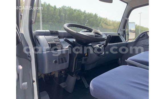 Ra Imported Mitsubishi i funfun Ọkọ̀ in Import - Dubai ni Ashanti Ra Imported Mitsubishi i funfun Ọkọ̀ in Import - Dubai ni Ashanti