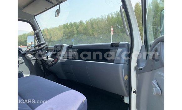 Ra Imported Mitsubishi i funfun Ọkọ̀ in Import - Dubai ni Ashanti Ra Imported Mitsubishi i funfun Ọkọ̀ in Import - Dubai ni Ashanti