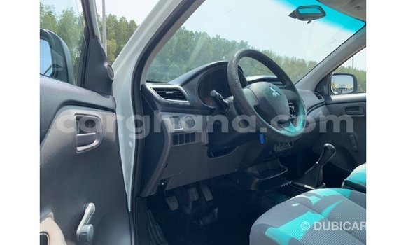Sayi Imported Mitsubishi L200 White Mota in Import - Dubai a Ashanti Sayi Imported Mitsubishi L200 White Mota in Import - Dubai a Ashanti