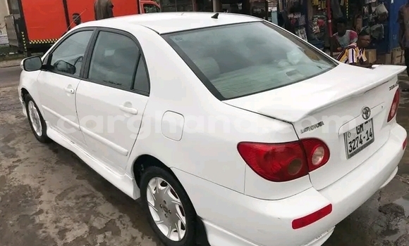Ra Àlòkù Toyota Corolla funfun Ọkọ̀ in Accra ni Greater Accra Ra Àlòkù Toyota Corolla funfun Ọkọ̀ in Accra ni Greater Accra