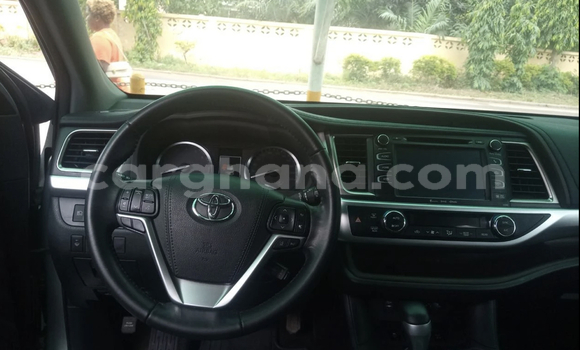 Sayi Na hannu Toyota Highlander Azurfa Mota in Accra a Greater Accra Sayi Na hannu Toyota Highlander Azurfa Mota in Accra a Greater Accra