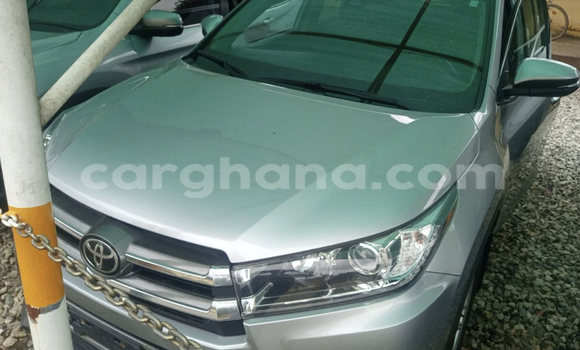 Sayi Na hannu Toyota Highlander Azurfa Mota in Accra a Greater Accra Sayi Na hannu Toyota Highlander Azurfa Mota in Accra a Greater Accra