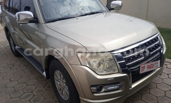 Sayi Na hannu Mitsubishi Pajero Brown Mota in Accra a Greater Accra