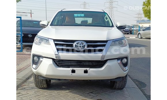 Ra Imported Toyota Fortuner funfun Ọkọ̀ in Import - Dubai ni Ashanti Ra Imported Toyota Fortuner funfun Ọkọ̀ in Import - Dubai ni Ashanti