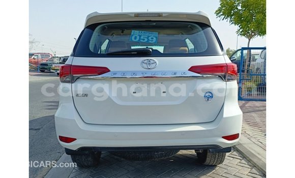 Ra Imported Toyota Fortuner funfun Ọkọ̀ in Import - Dubai ni Ashanti Ra Imported Toyota Fortuner funfun Ọkọ̀ in Import - Dubai ni Ashanti