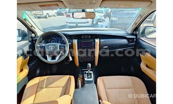 Ra Imported Toyota Fortuner funfun Ọkọ̀ in Import - Dubai ni Ashanti Ra Imported Toyota Fortuner funfun Ọkọ̀ in Import - Dubai ni Ashanti