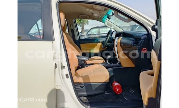 Ra Imported Toyota Fortuner funfun Ọkọ̀ in Import - Dubai ni Ashanti Ra Imported Toyota Fortuner funfun Ọkọ̀ in Import - Dubai ni Ashanti