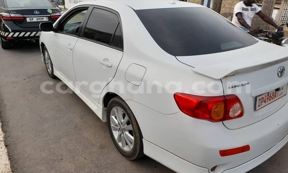 Ra Àlòkù Toyota Corolla funfun Ọkọ̀ in Accra ni Greater Accra Ra Àlòkù Toyota Corolla funfun Ọkọ̀ in Accra ni Greater Accra