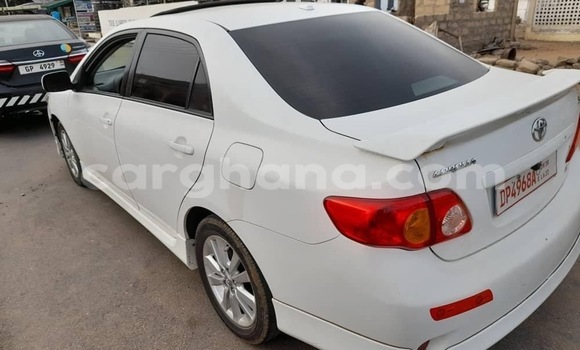 Ra Àlòkù Toyota Corolla funfun Ọkọ̀ in Accra ni Greater Accra Ra Àlòkù Toyota Corolla funfun Ọkọ̀ in Accra ni Greater Accra