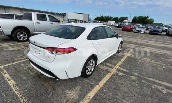 Buy Used Toyota Corolla White Car in Accra in Greater Accra Buy Used Toyota Corolla White Car in Accra in Greater Accra