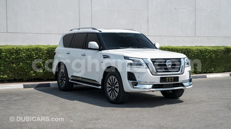 Big with watermark nissan patrol ashanti import dubai 49519