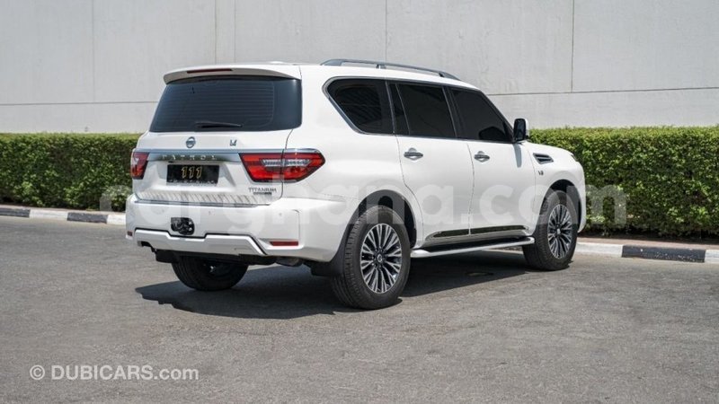 Big with watermark nissan patrol ashanti import dubai 49519