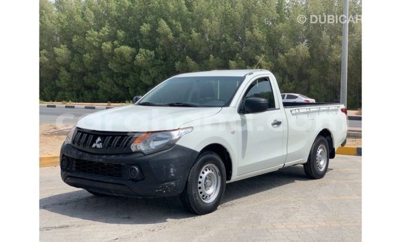 Ra Imported Mitsubishi L200 funfun Ọkọ̀ in Import - Dubai ni Ashanti Ra Imported Mitsubishi L200 funfun Ọkọ̀ in Import - Dubai ni Ashanti